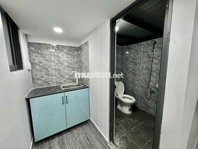 🔥PHÒNG GÁC GIÁ RẺ RỘNG RÃI NGAY CẦU VƯỢT HOÀNG HOA THÁM