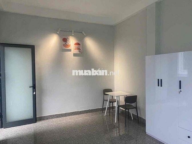 Cho thuê phòng trọ ban công 2 mặt , tách bếp , cửa sổ thoáng mát mặt t