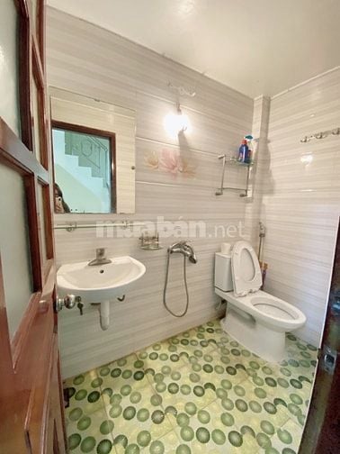 CHO THUÊ NHÀ 5 TẦNG - TRẦN QUANG DIỆU, ĐỐNG ĐA , Ô TÔ ĐỖ CỬA 