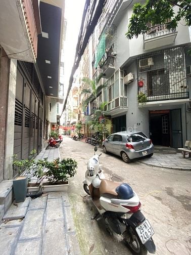 CHO THUÊ NHÀ 5 TẦNG - TRẦN QUANG DIỆU, ĐỐNG ĐA , Ô TÔ ĐỖ CỬA 