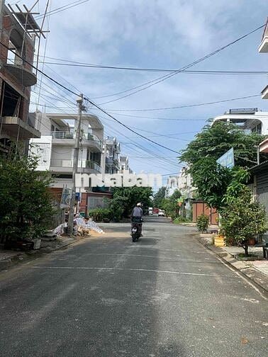 Nhà 4X18m , 1trệt 3lầu , 4PN , Trung mỹ tây , Giá Rẻ