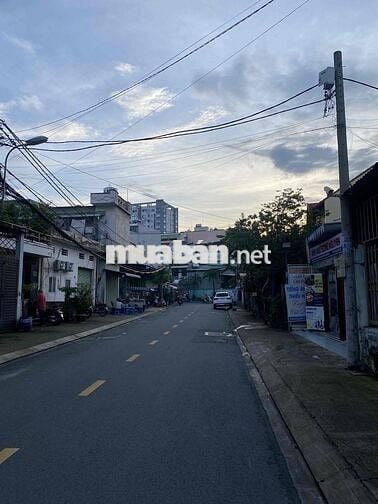 Bán Đất tặng Kho đang cho thuê 8trieu  NHÀ MẶT TIỀN KINH DOANH sát Trầ
