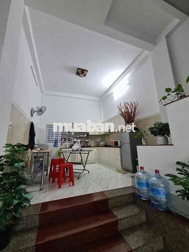 Nhà 4X18m , 1trệt 3lầu , 4PN , Trung mỹ tây , Giá Rẻ