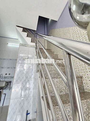 Nhà Mặt Tiền HXH, 2 chiều thông, tiện kd, ngay chợ Hanh Thông Tây