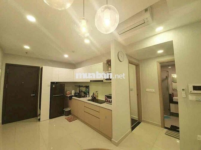 Cho thuê căn hộ 2PN.1WC full nội thất y hình có ban công ở ngay Nova