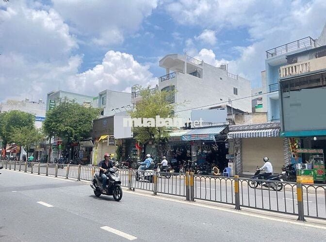 CHO THUÊ NHÀ Mặt Tiền Đường Trường Chinh Diện Tích 5x32M Trống Suốt.