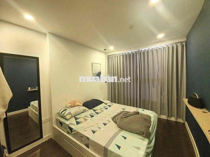 Cho thuê căn hộ 2PN.1WC full nội thất y hình có ban công ở ngay Nova
