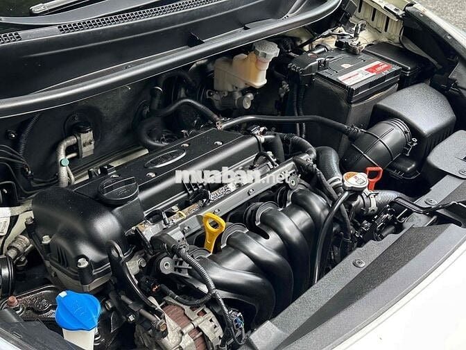Kia Rio 2016 1.4 AT Sedan - 121000 km
