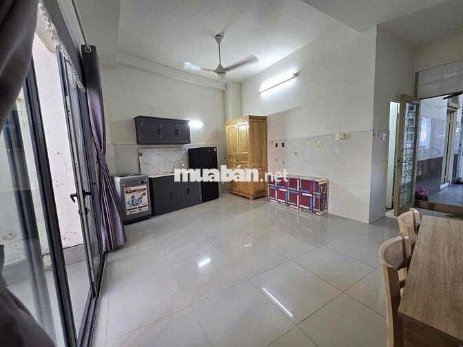 Cho Thuê Phòng Ban Công Lớn Đầy Đủ Nội Thất Ngay Luỹ Bán Bích Tân Phú