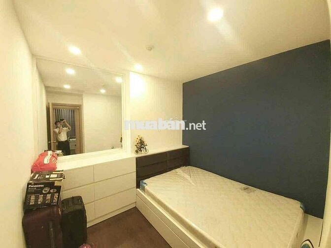 Cho thuê căn hộ 2PN.1WC full nội thất y hình có ban công ở ngay Nova