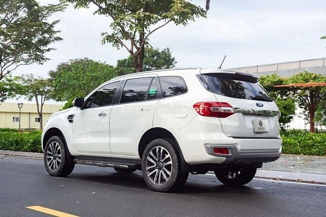 Ford Everest Titanium 2.0L AT 4x2 2020 - xuất HĐ