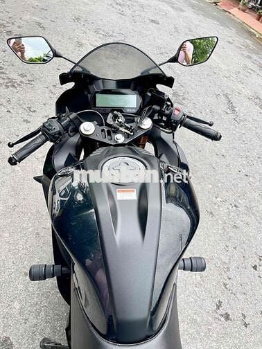 Cần bán r15 v3