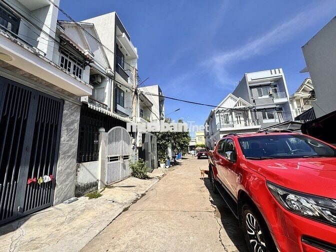 Bán nhà 2 Tầng Dĩ An,SHR đường xe hơi,gần Nhà Thi Đấu Dĩ An,giá đầu tư
