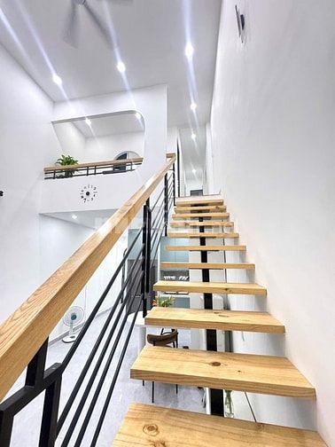 NHÀ 1 TRỆT 1 LỬNG THIẾT KẾ KIỂU ÂU XINH LUNG LINH - LÊ VĂN KHƯƠNG