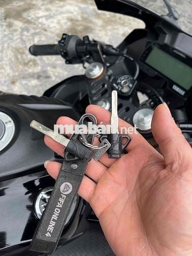 Cần bán r15 v3