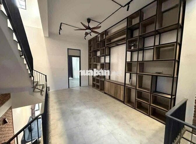 Bán nhà đường 10,5m vip Hoà xuân sập hầm