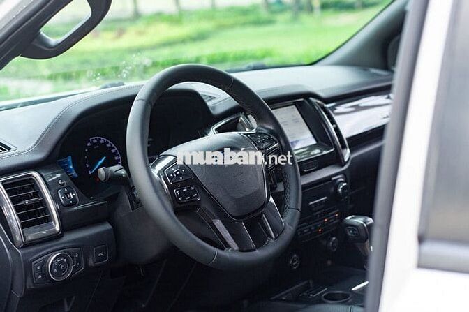 Ford Everest Titanium 2.0L AT 4x2 2020 - xuất HĐ
