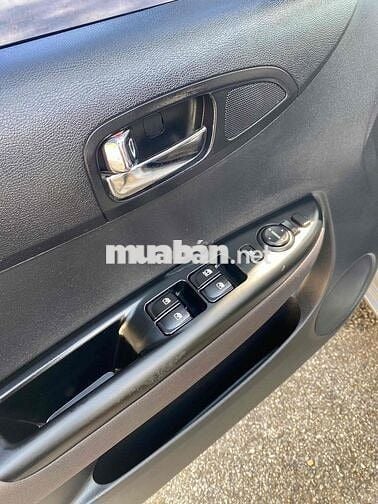 Hyundai i20 2012 1.4 AT - 125000 km