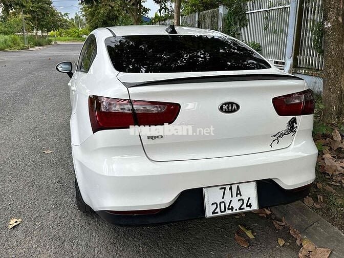 Kia Rio 2016 1.4 AT Sedan - 121000 km