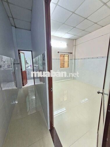 Nhà mới y hình hẻm xe tải 3pn 2wc ,sân xe máy