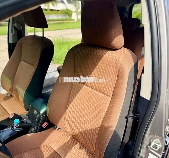 Toyota innova E 2.0MT
