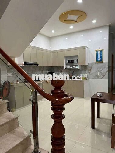 Bán nhà mặt tiền gần công viên đài truyền hình Vĩnh Long