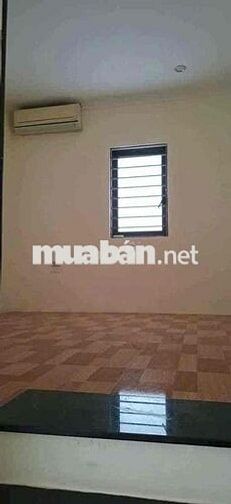Tầm 2 tỷ có nhà Định Công-oto 30m-Gần phố-28m*3T;3ngủ