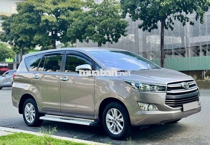 Toyota innova E 2.0MT