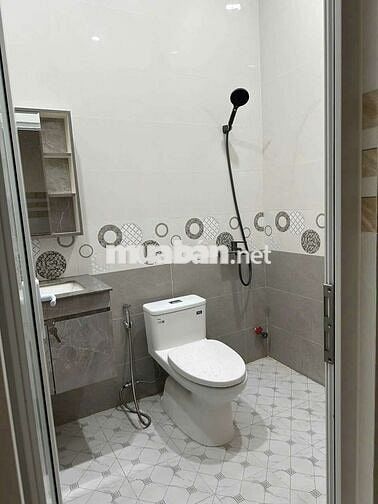 Bán nhà mặt tiền gần công viên đài truyền hình Vĩnh Long