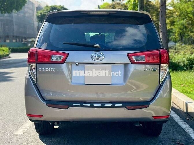 Toyota innova E 2.0MT