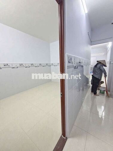 Nhà mới y hình hẻm xe tải 3pn 2wc ,sân xe máy
