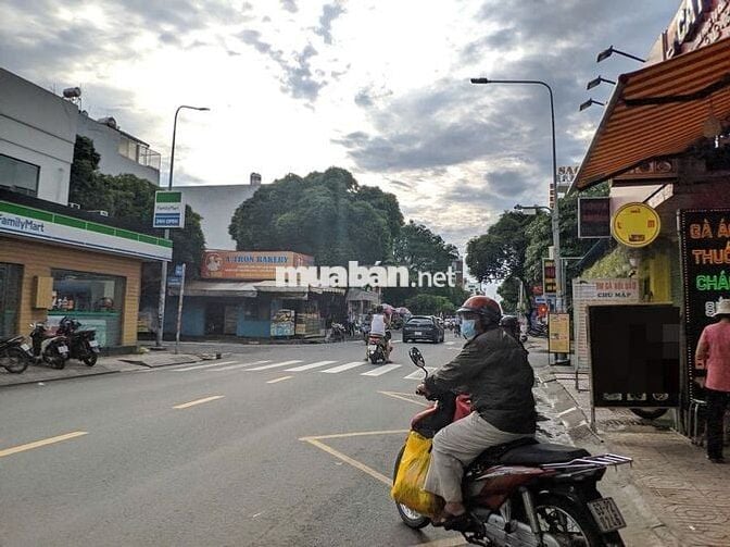 NHÀ MẶT TIỀN ĐƯỜNG ĐỘC LẬP 8X10m, SÁT TRƯỜNG TIỂU HỌC LÊ VĂN TÁM