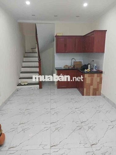 Tầm 2 tỷ có nhà Định Công-oto 30m-Gần phố-28m*3T;3ngủ