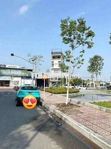 Bán nhà mặt tiền gần công viên đài truyền hình Vĩnh Long