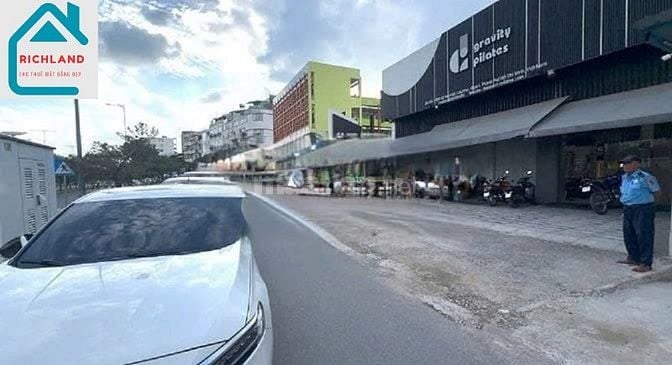 Cho Thuê Nhà Mặt Tiền 490 Võ Văn Kiệt,, Quận 1, TPHCM. DT:330m² /15.6m