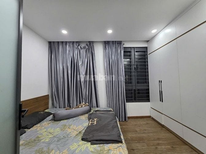BÁN NHÀ 4 TẦNG NGAY LOTTEE Q.7 GIÁ RẺ