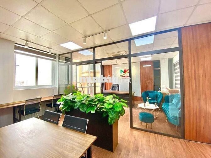 Cho thuê văn phòng tại Láng Hạ, Đống Đa sàn mới tinh 100% full kính
