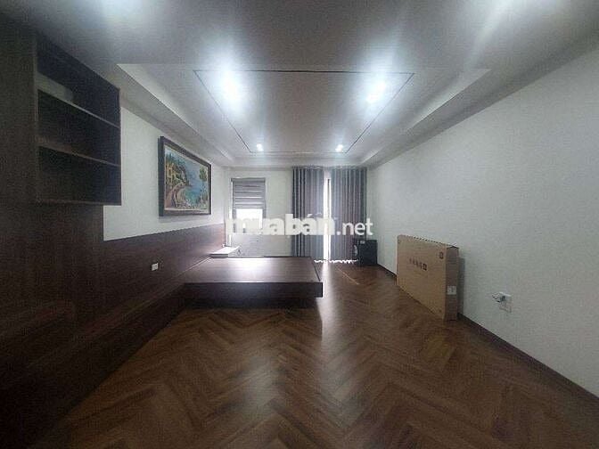 Bán nhà Phố Trạm- phường Long Biên gần ngay siê thi Aeon, 8 tầng , 56m