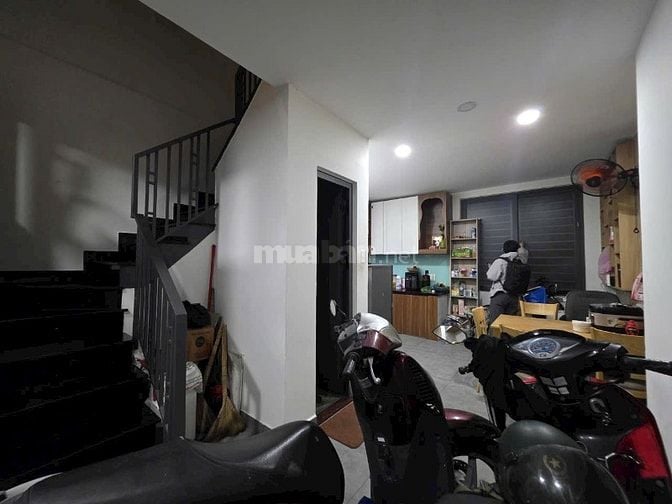 BÁN NHÀ 4 TẦNG NGAY LOTTEE Q.7 GIÁ RẺ
