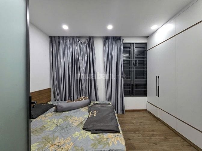 BÁN NHÀ 4 TẦNG NGAY LOTTEE Q.7 GIÁ RẺ