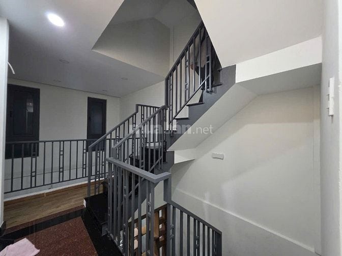 BÁN NHÀ 4 TẦNG NGAY LOTTEE Q.7 GIÁ RẺ