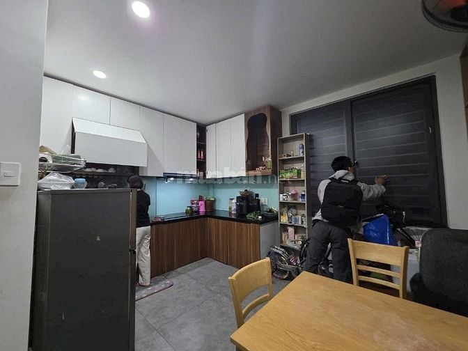 BÁN NHÀ 4 TẦNG NGAY LOTTEE Q.7 GIÁ RẺ
