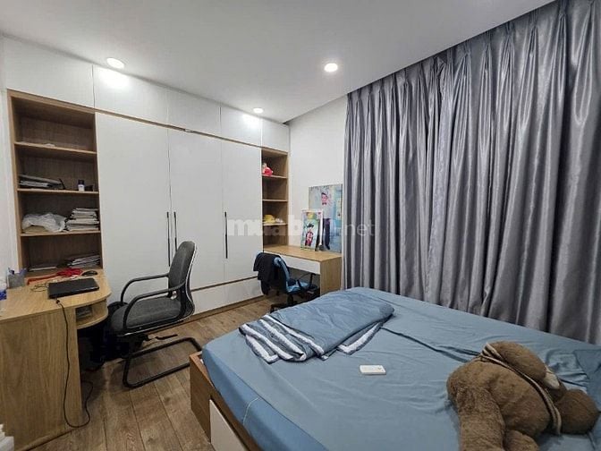 BÁN NHÀ 4 TẦNG NGAY LOTTEE Q.7 GIÁ RẺ