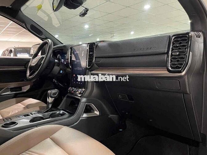 Ford Everest 2023 Titanium 2.0 AT 4x2 - 11000 km