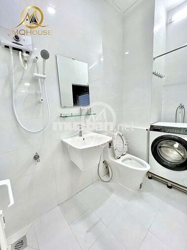 Duplex Ở được 4 người Máy giặt riêng - Thang máy, có hầm xe, Gần chợ