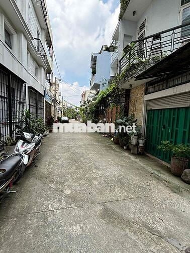 Nhà C4 Dĩ An.123m2 , Hẻm Xe Hơi, Shr, Hơn 3 tỷ