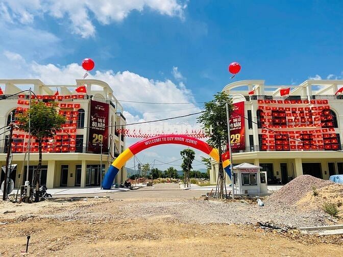 Bán lô góc sẵn sổ đỏ, mặt tiền QL.19 Quy Nhơn Iconic, gần biển 10x16