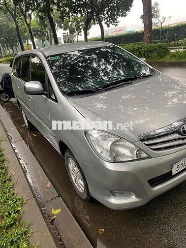 Toyota Innova 2009 G - 153000 km