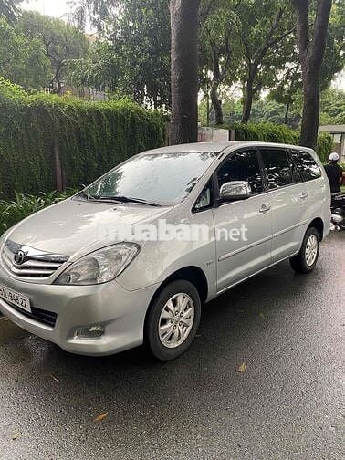 Toyota Innova 2009 G - 153000 km