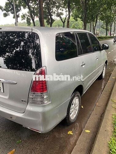 Toyota Innova 2009 G - 153000 km